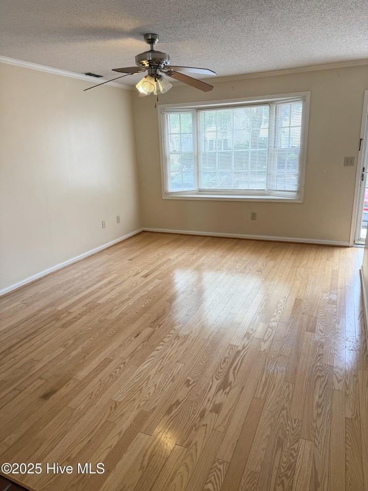 2907 Cedar Creek Rd #E - Photo 5 of 16