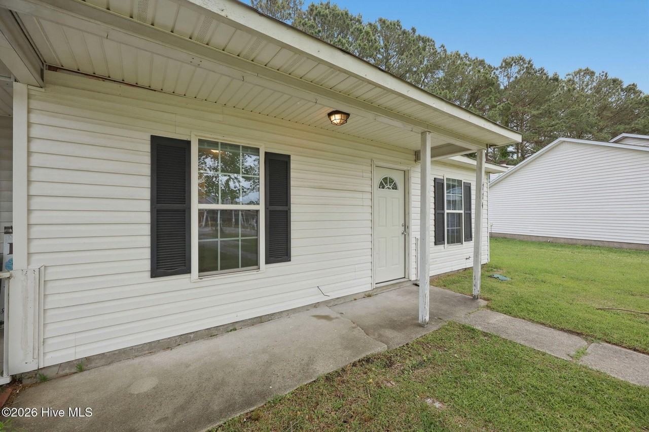 774 Pinewood Dr - Photo 3 of 32