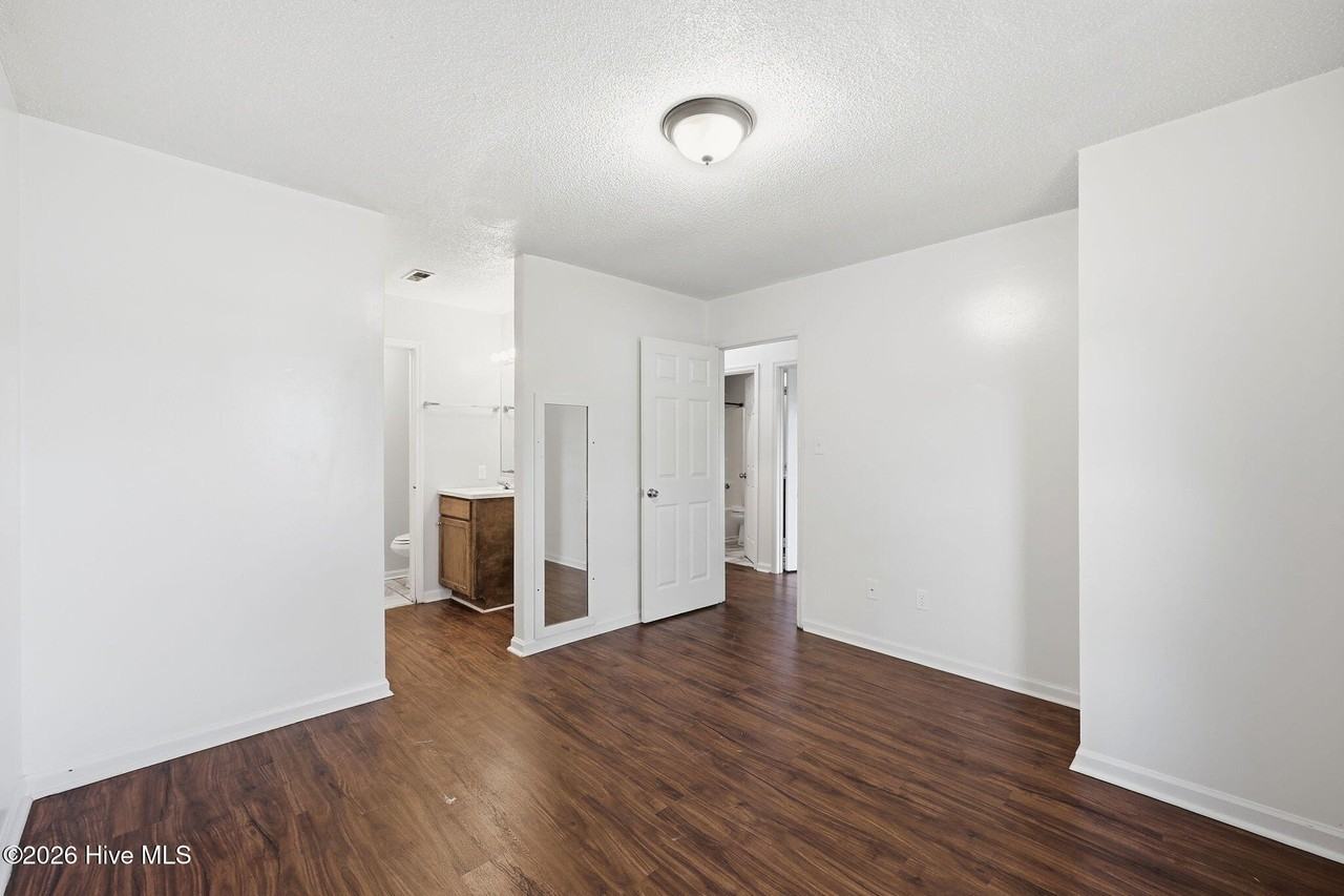 774 Pinewood Dr - Photo 5 of 32