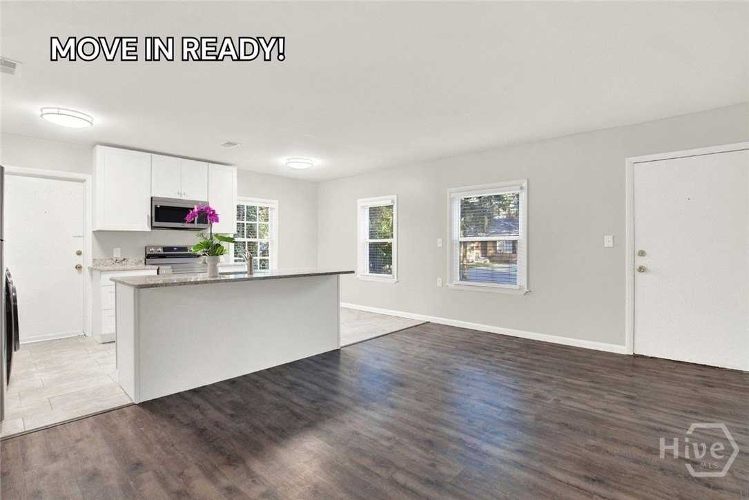 1309 E 55th St - Photo 4 of 27