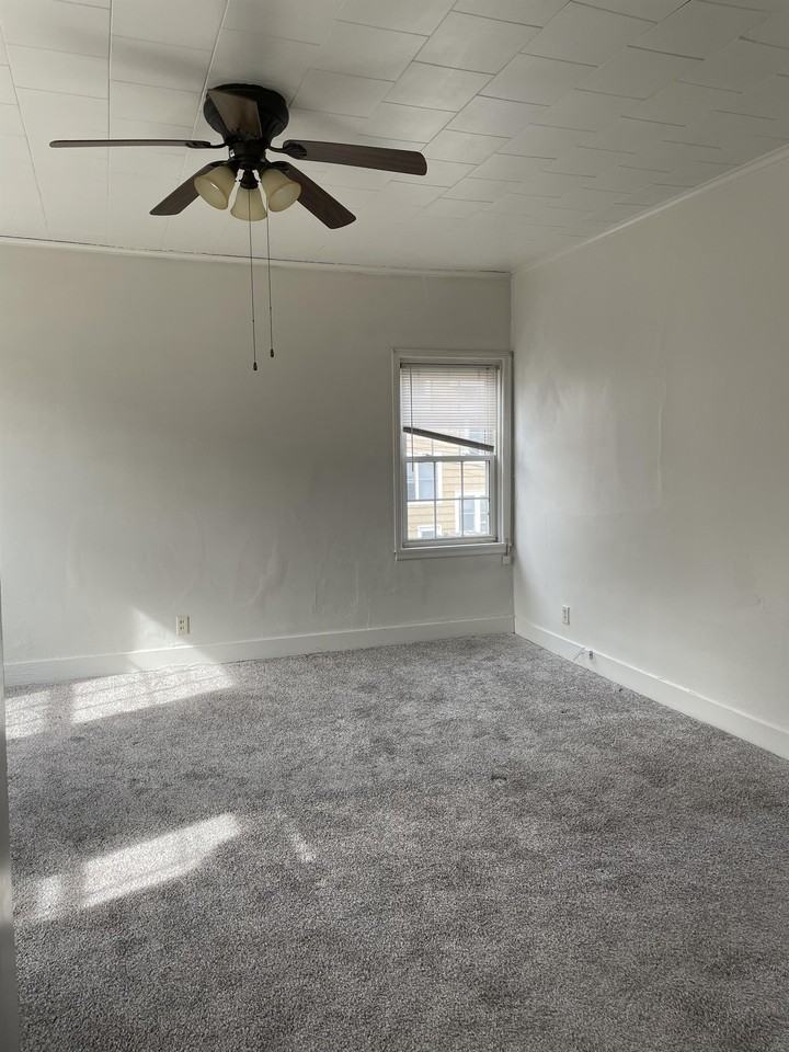695 Fenelon Pl #1 - Photo 6 of 8