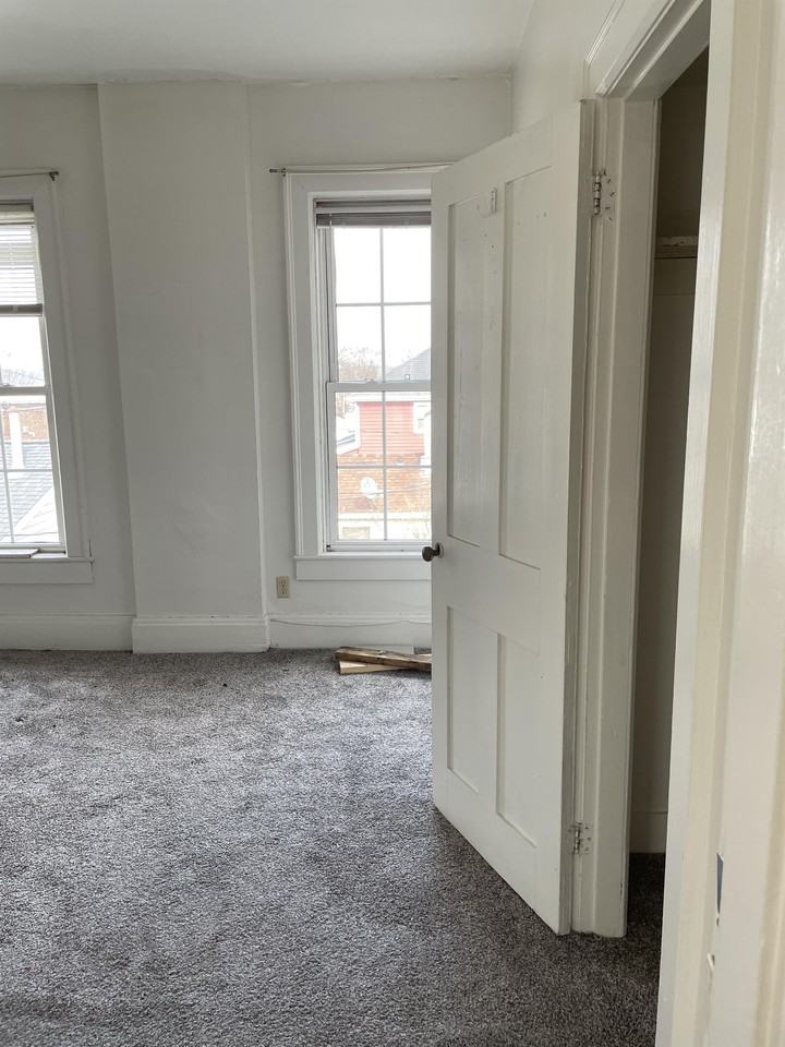 695 Fenelon Pl #1 - Photo 7 of 8