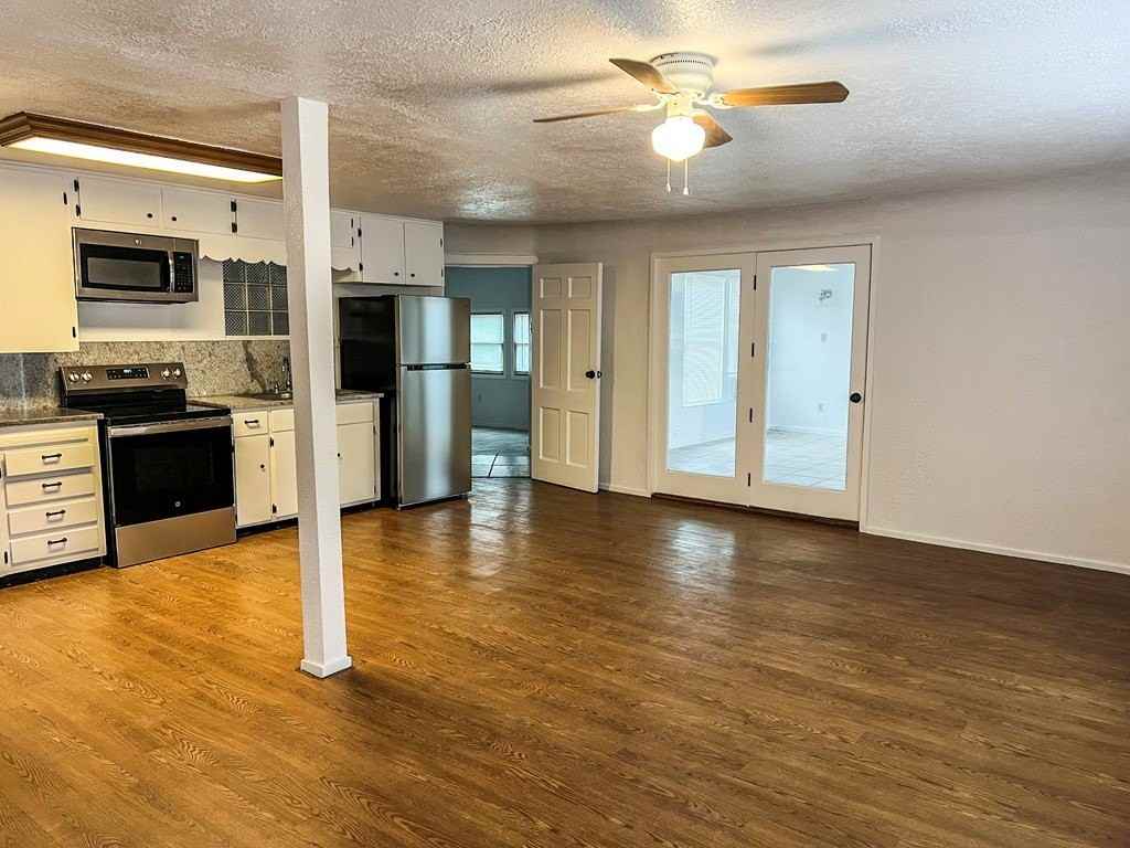 610 Guadalupe St - Photo 2 of 11