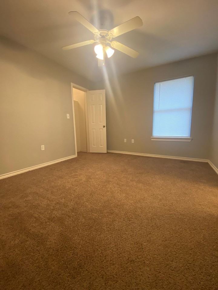 5420 Kemper St - Photo 4 of 19