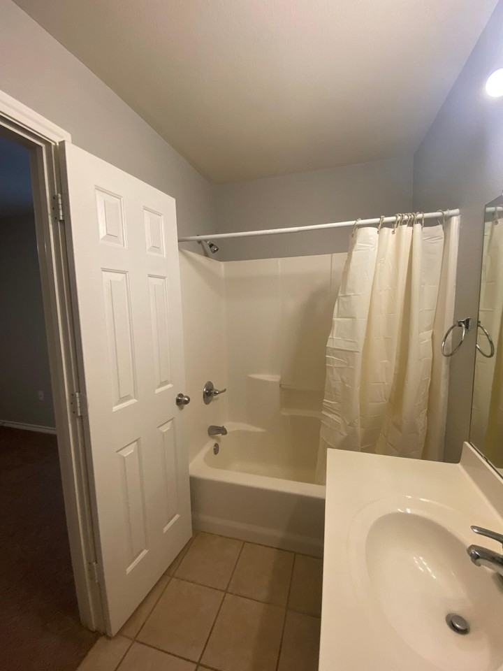5420 Kemper St - Photo 7 of 19