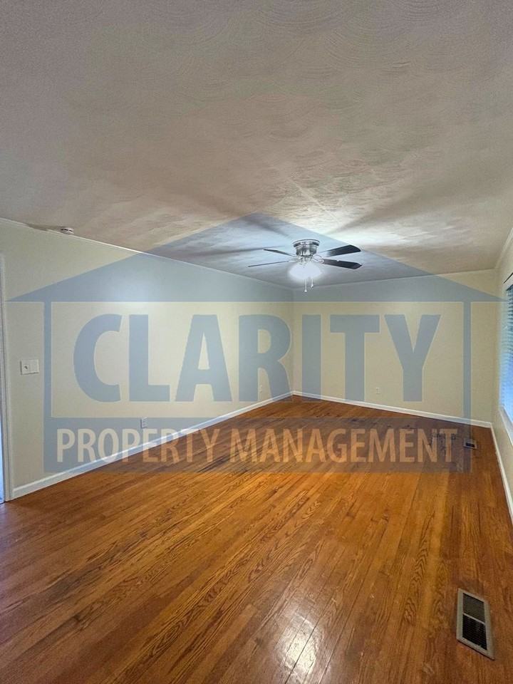 809 Dockery Ln Se - Photo 3 of 29