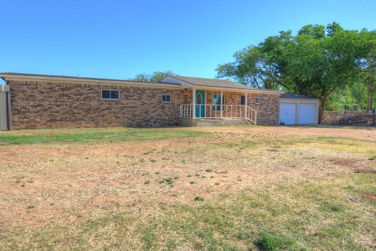 8406 County Road 6430 - Photo 2 of 21