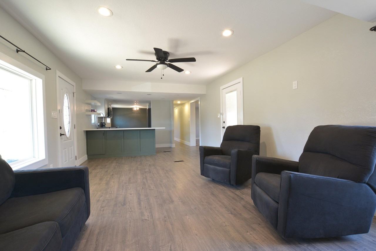 8406 County Road 6430 - Photo 5 of 21