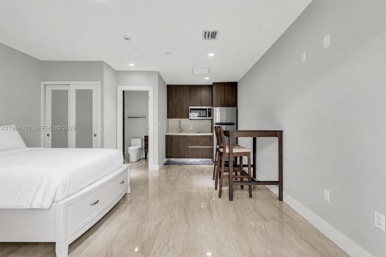 344 Nw 136th Pl #B - Photo 6 of 11