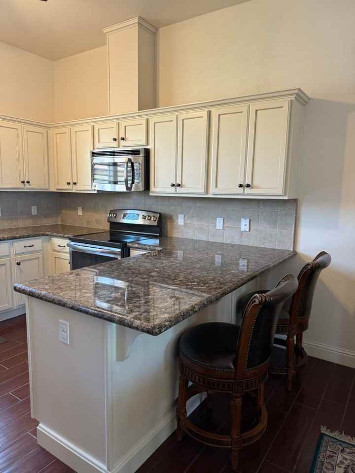 2111 S Church Ave - Photo 2 of 33