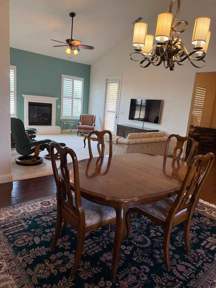 2111 S Church Ave - Photo 6 of 33