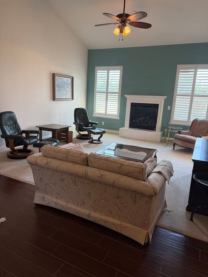 2111 S Church Ave - Photo 7 of 33
