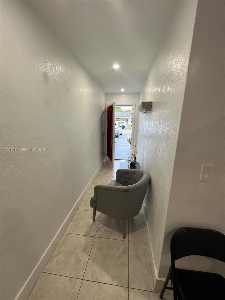 382 Ne 113th St #0 - Photo 3 of 6