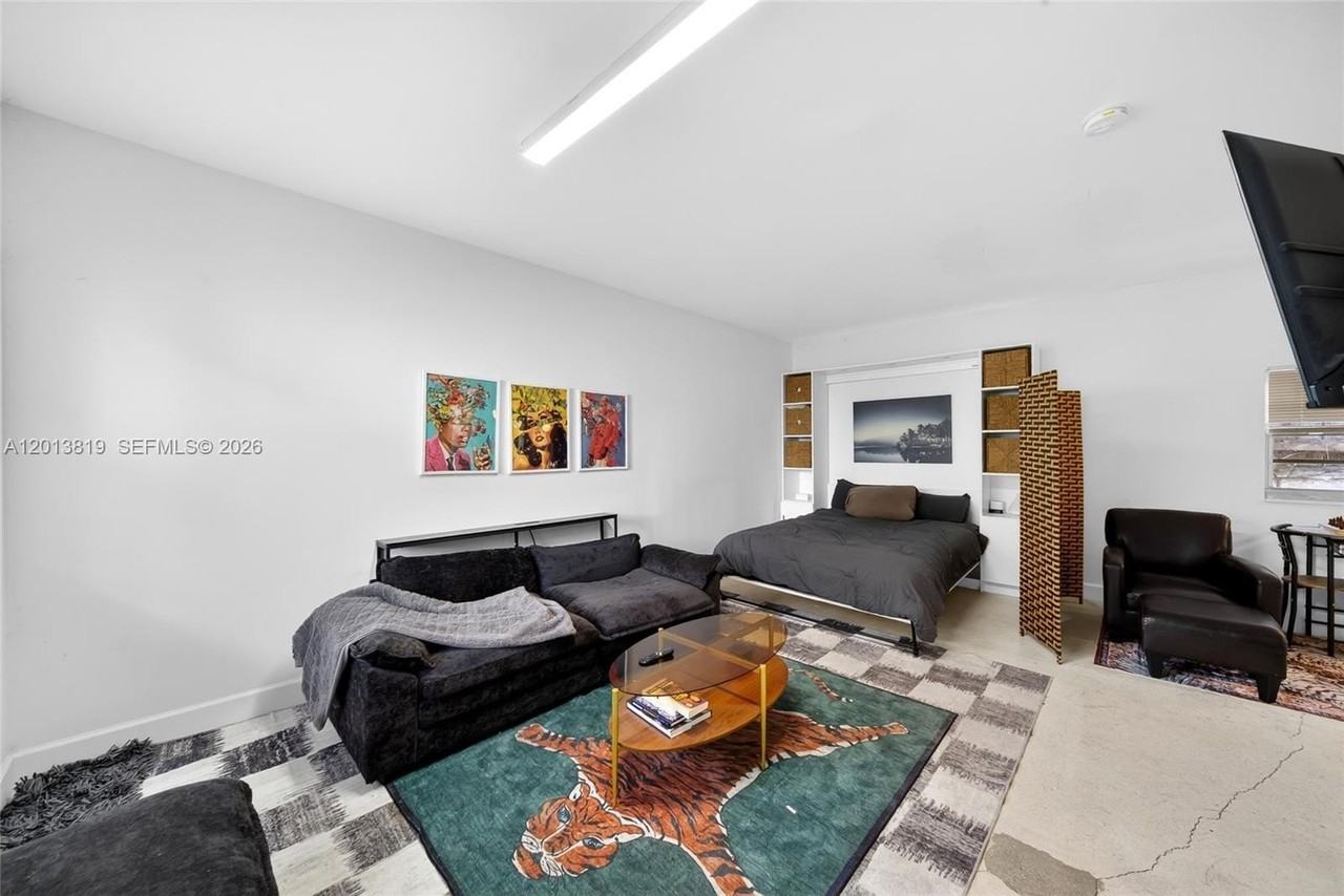 1520 Sw 11th Ter #A - Photo 2 of 18