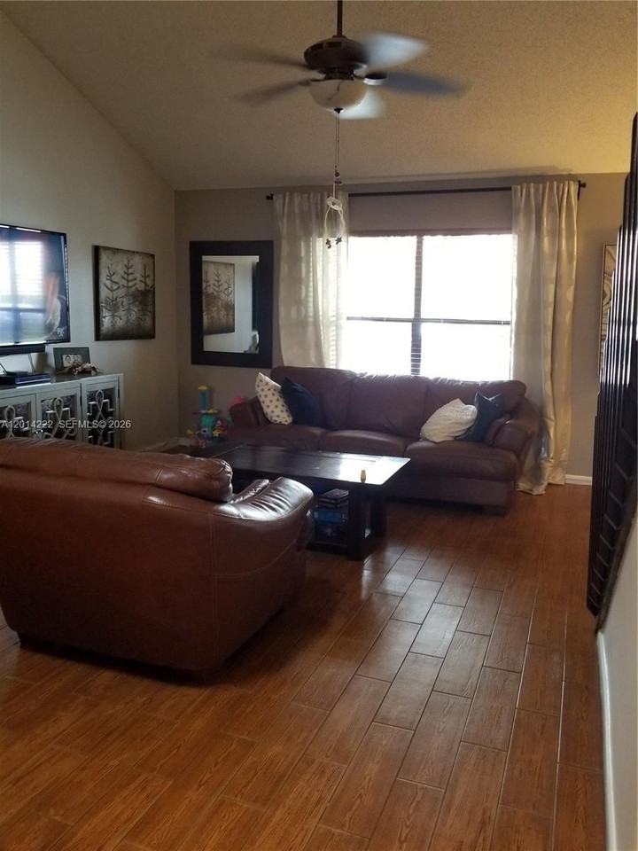 8509 Shadow Ct #2-11 - Photo 6 of 31