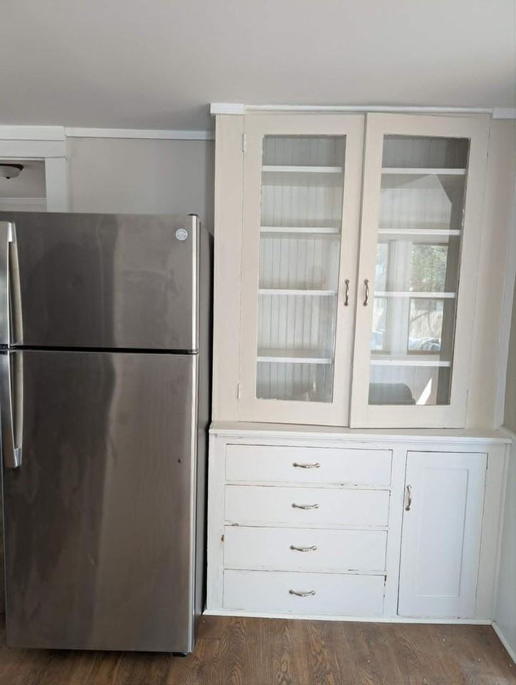 258 Essex St - Photo 7 of 32
