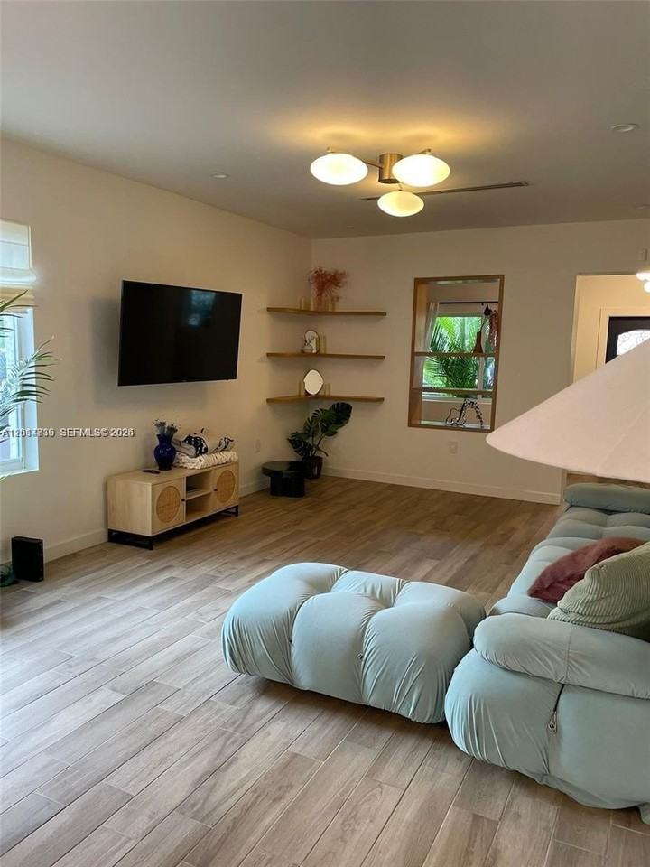 536 Ne 69th St #536 - Photo 6 of 24