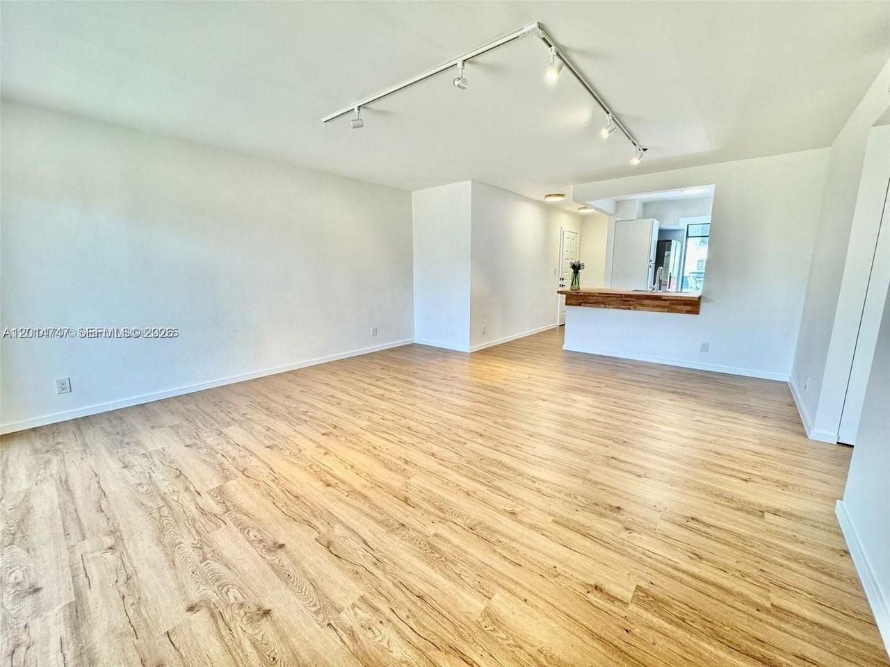 715 Gardens Dr #103 - Photo 3 of 21
