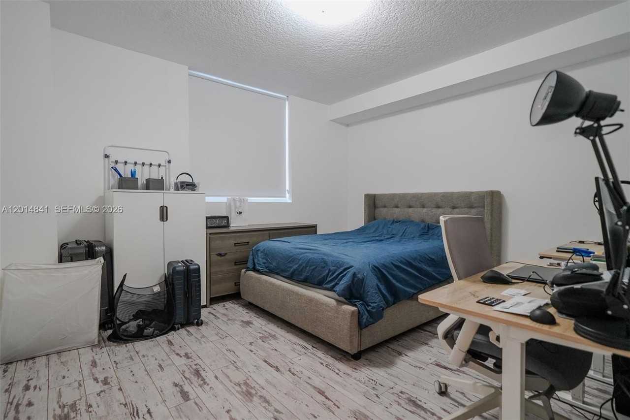 601 Ne 23rd St #607 - Photo 4 of 13