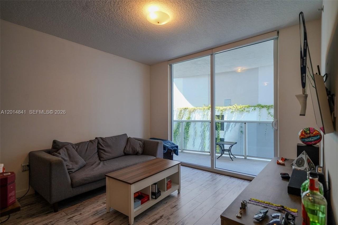 601 Ne 23rd St #607 - Photo 6 of 13