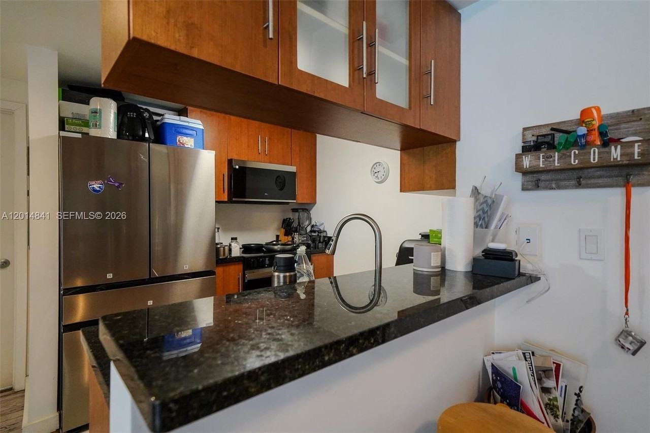 601 Ne 23rd St #607 - Photo 7 of 13