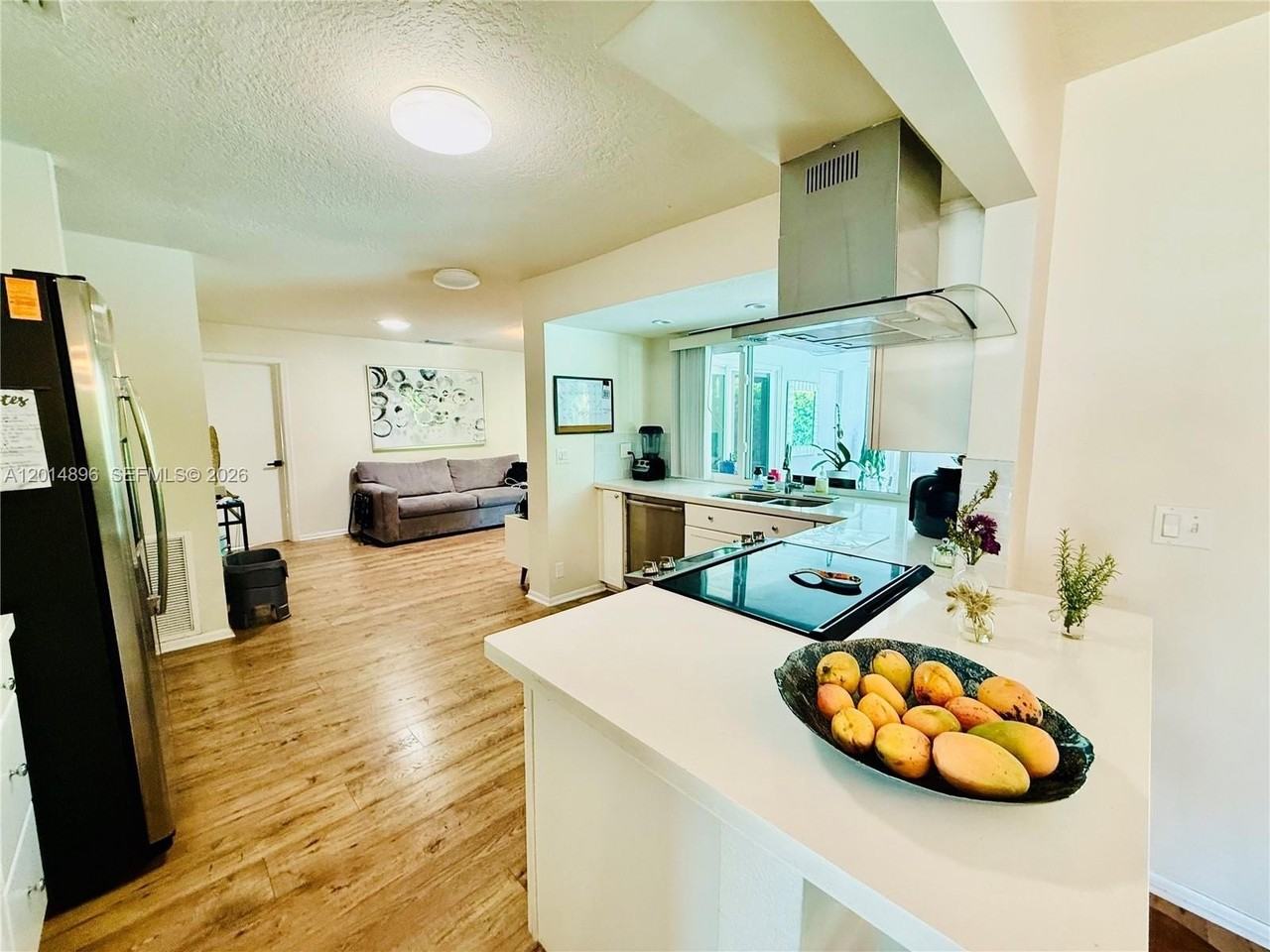 2411 Nw 31st St - Photo 6 of 43