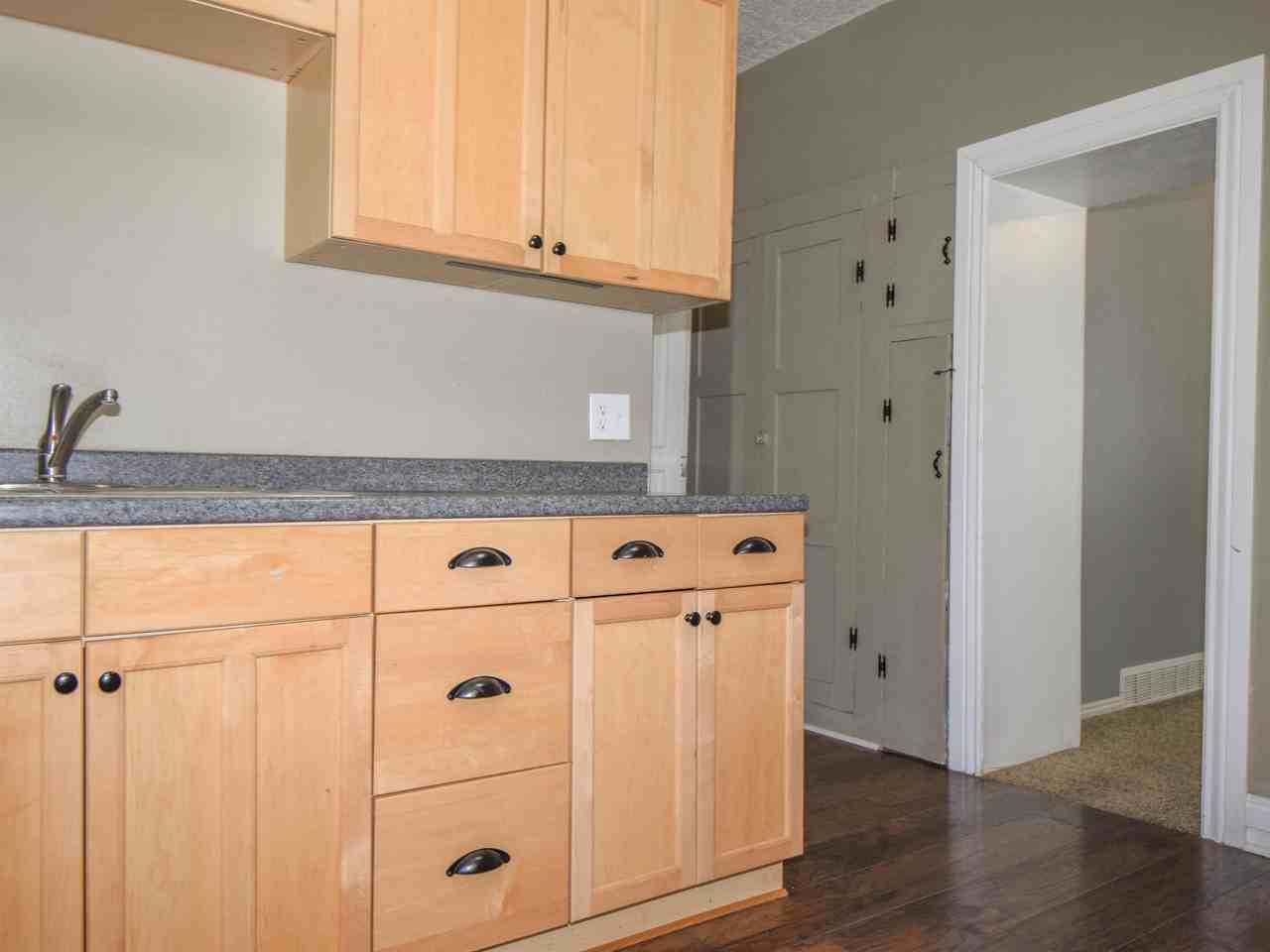 502 W Center St #1 - Photo 5 of 17