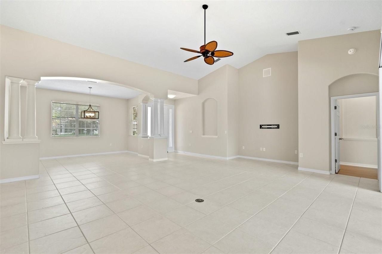 7806 Drayton Cir - Photo 6 of 50
