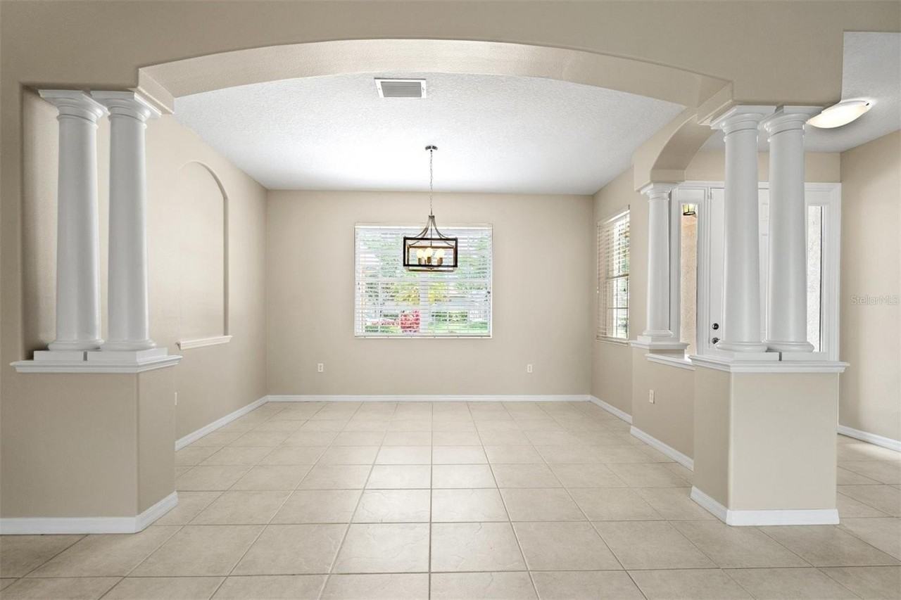 7806 Drayton Cir - Photo 7 of 50