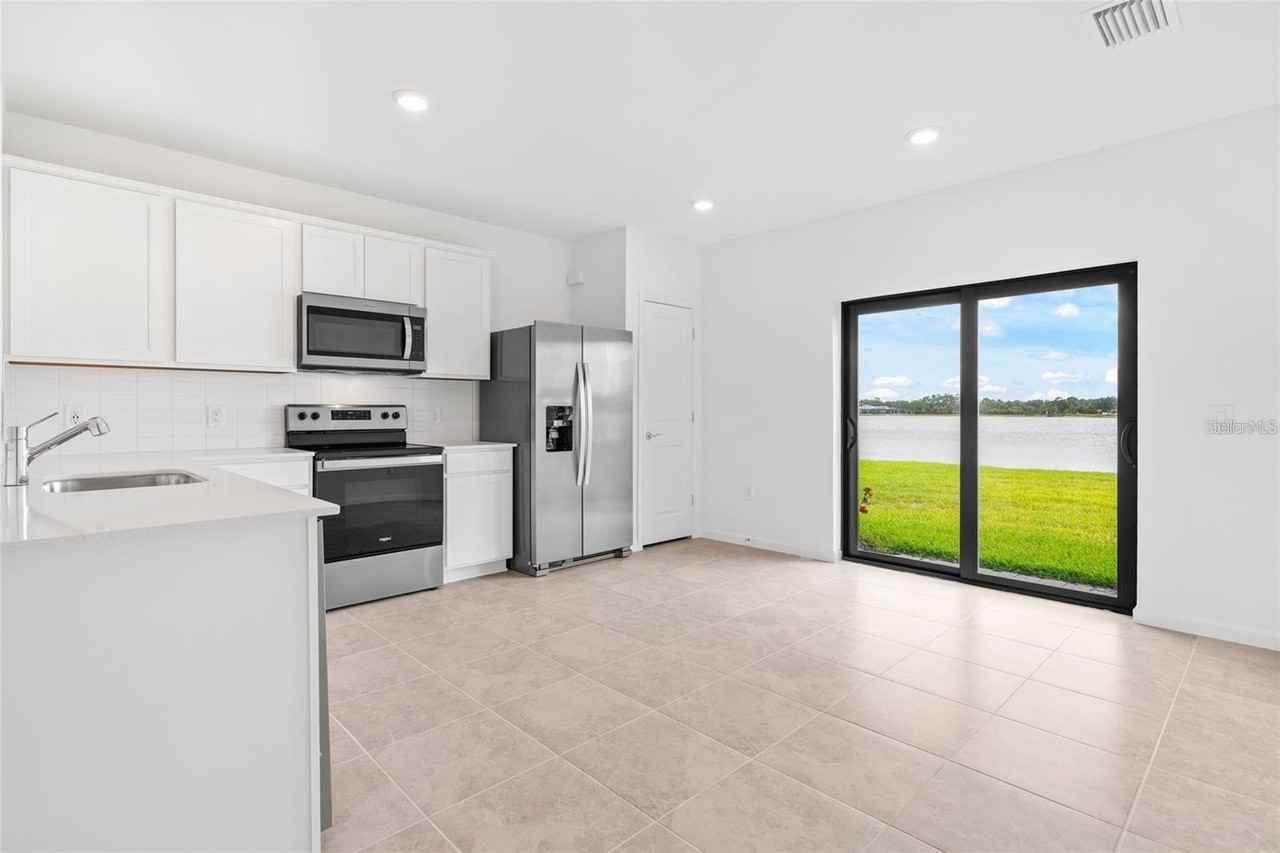 6560 Silverstar Dr - Photo 4 of 27