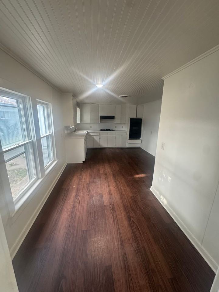 106 N Merrimac St - Photo 2 of 23