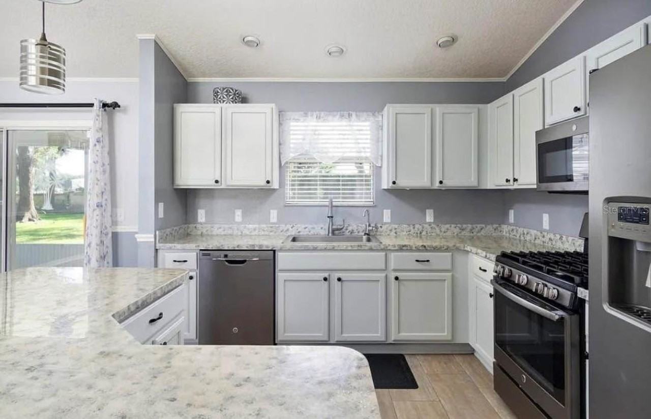 104 Cherry Blossom Ln - Photo 5 of 17