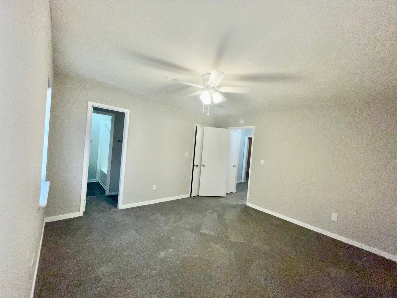 403 Lindale Dr #B - Photo 7 of 8