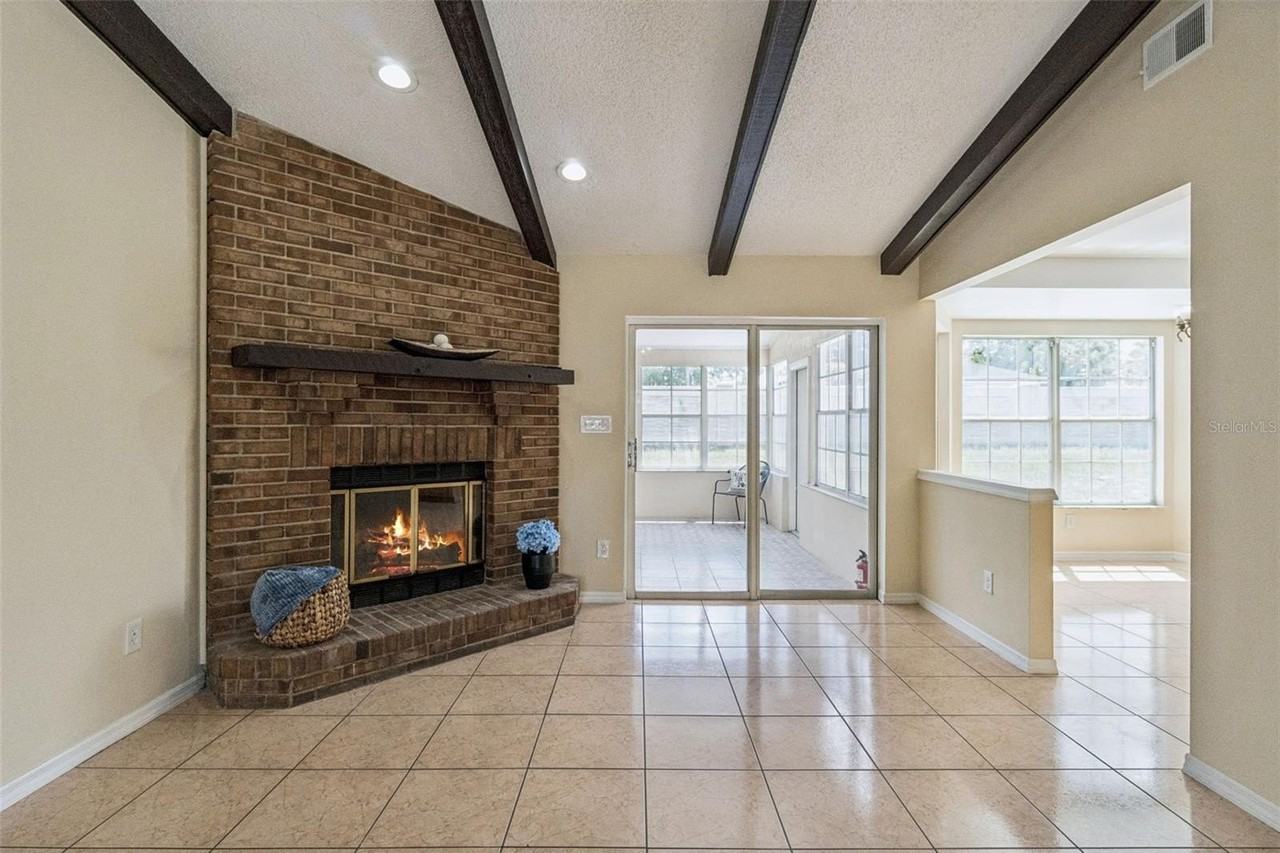 4136 Tall Tree Dr - Photo 4 of 45
