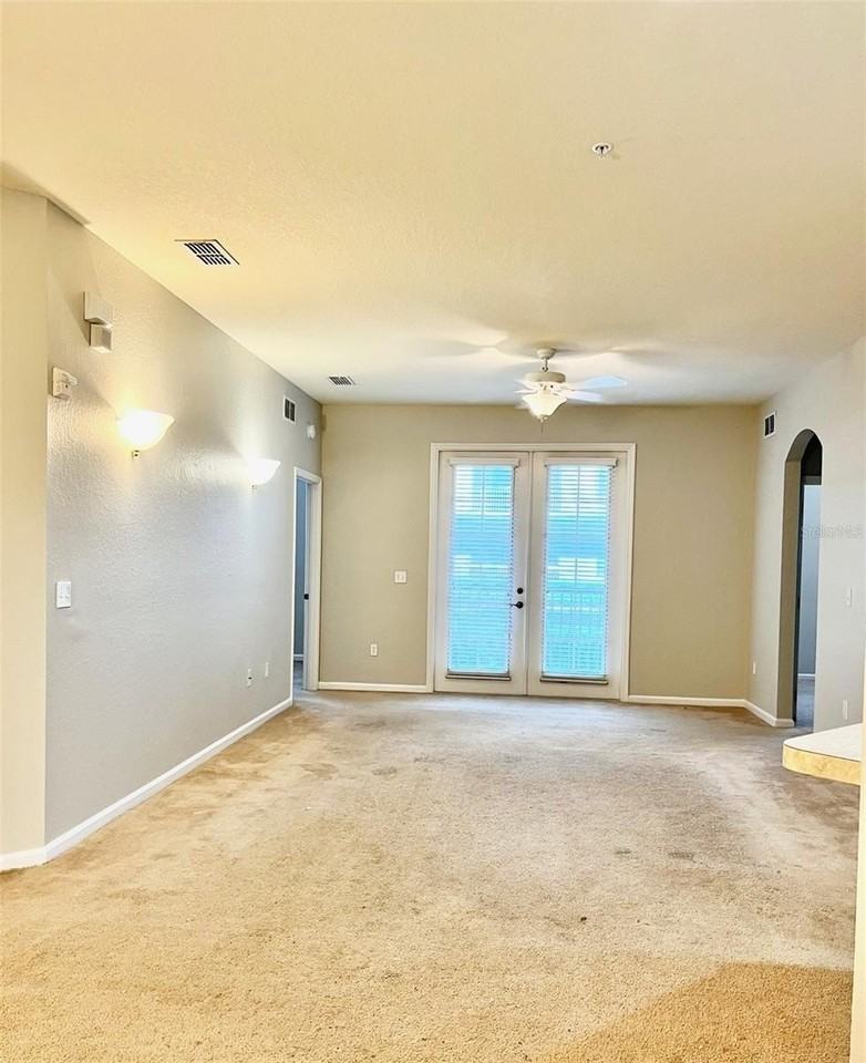3000 Laurel Park Ln #101 - Photo 4 of 21
