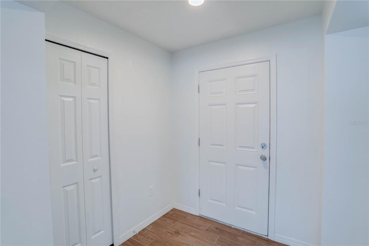 305 Prince St - Photo 5 of 29