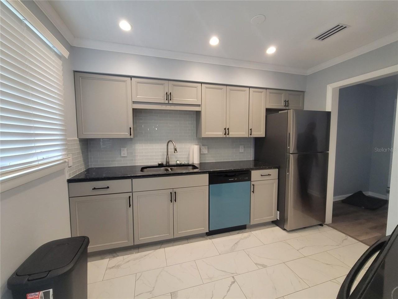 21147 Sw Honeysuckle St - Photo 6 of 19