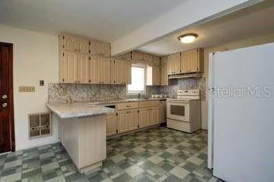 1405 Ne 55th St - Photo 4 of 22