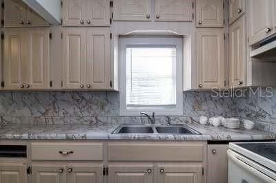 1405 Ne 55th St - Photo 7 of 22