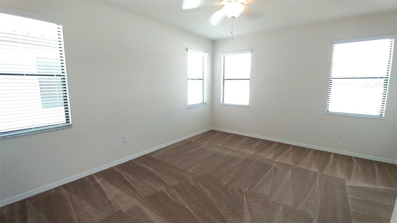 7013 Island Queen Ct - Photo 5 of 19