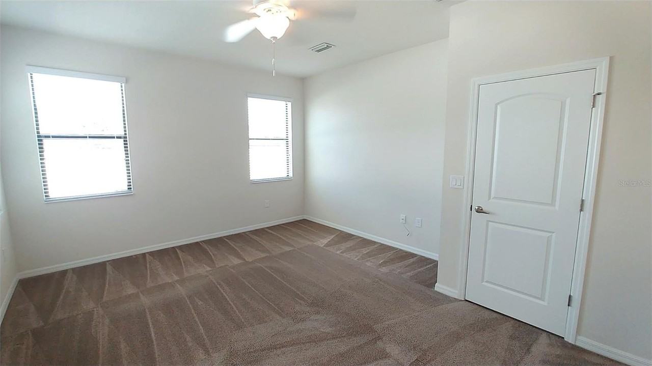 7013 Island Queen Ct - Photo 6 of 19