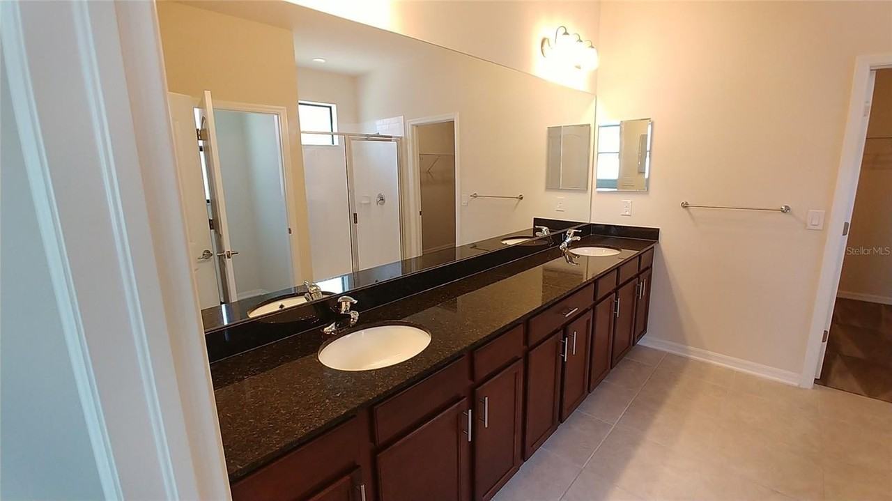 7013 Island Queen Ct - Photo 7 of 19