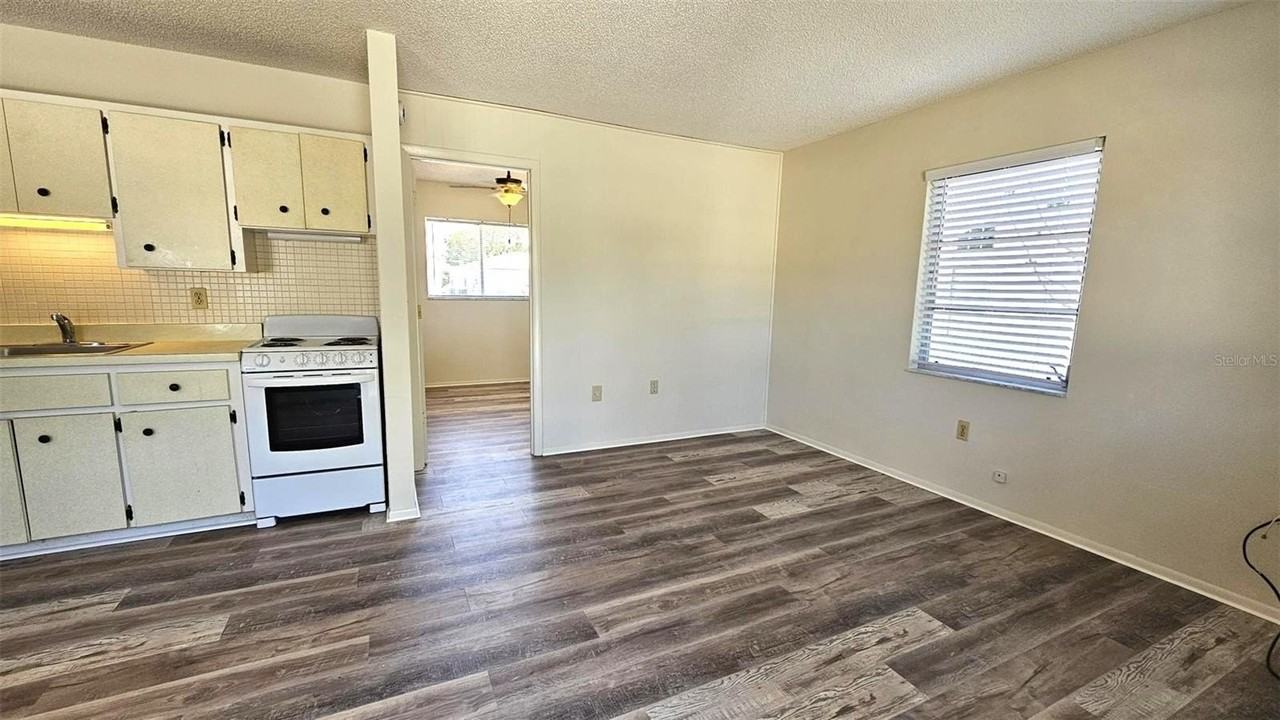 65 N Maple St - Photo 5 of 15