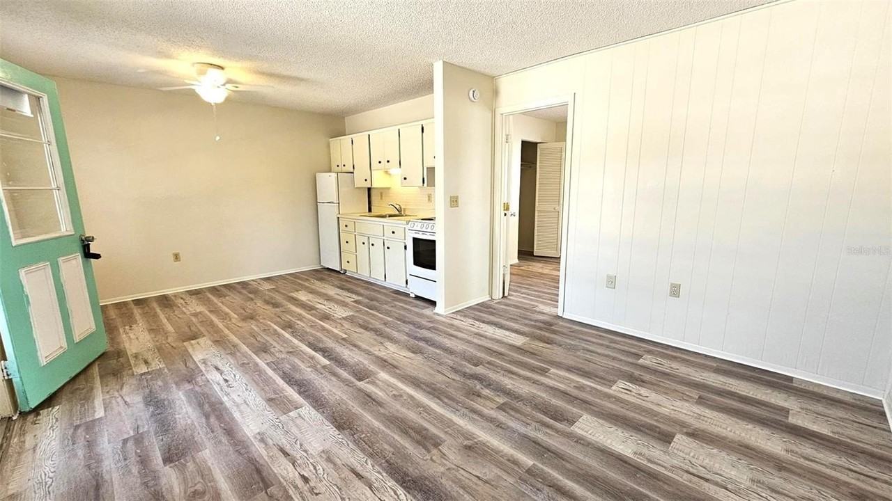 65 N Maple St - Photo 6 of 15