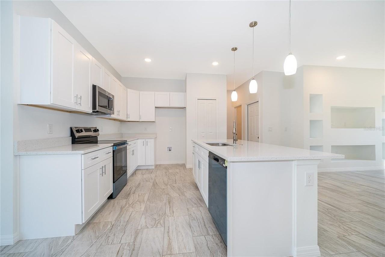 600 Rosaro Ct - Photo 2 of 29