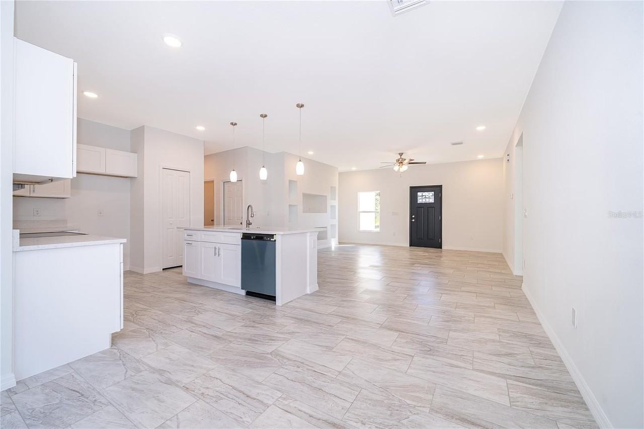 600 Rosaro Ct - Photo 5 of 29