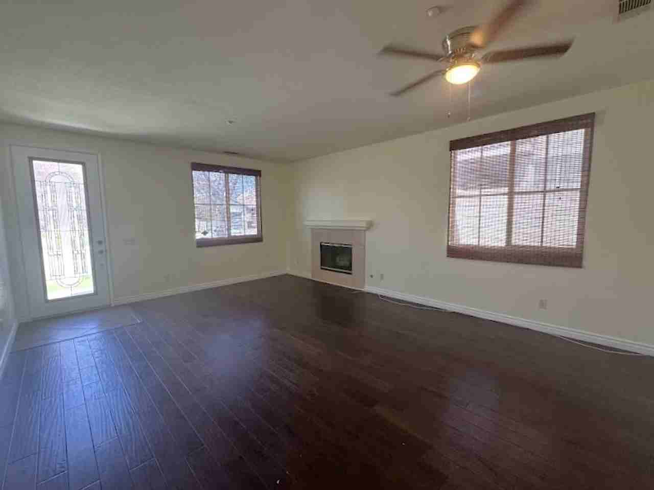 15535 Caroline St - Photo 2 of 22