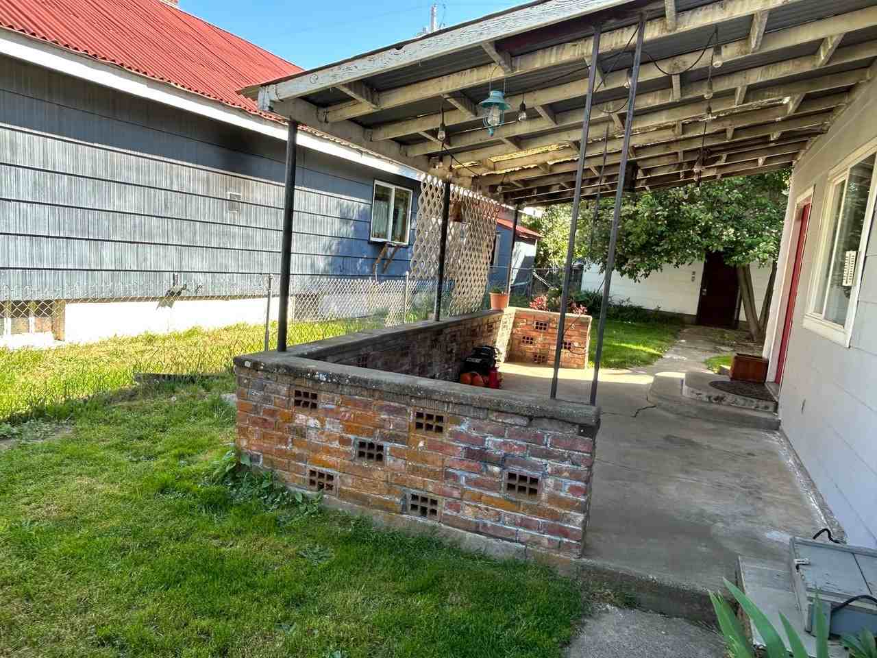 110 Nw 2nd St - Photo 3 of 18
