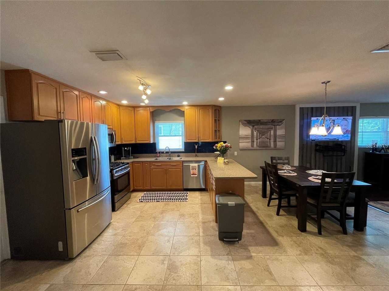 3220 9th Ave N - Photo 2 of 19