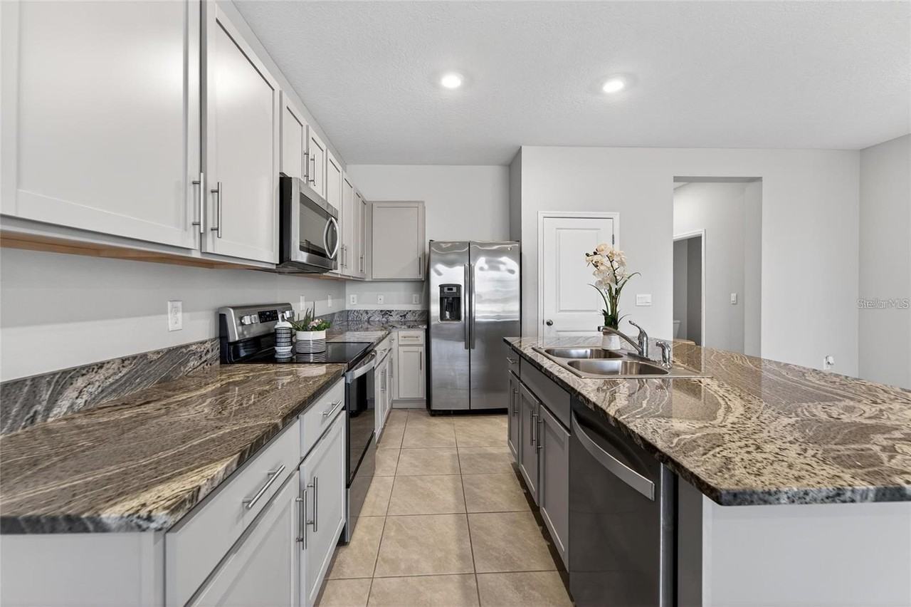 188 Mangrove Shade Cir - Photo 4 of 50